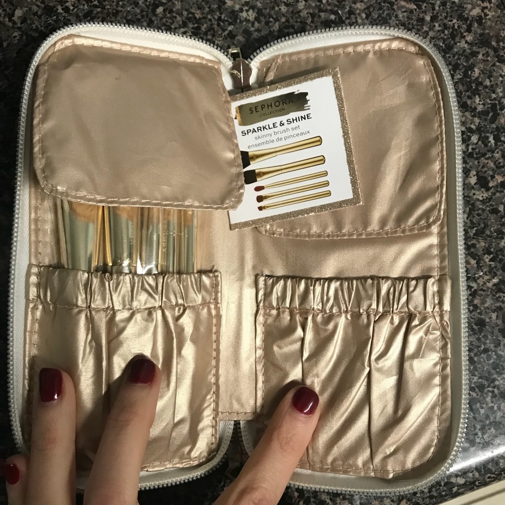 Sparkle and shine makeup brushes